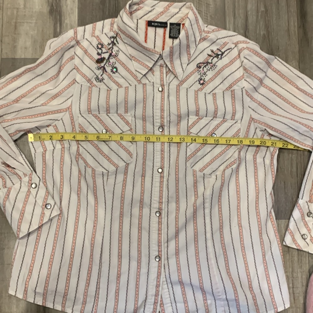 MIXIT 1X Beaded In The Front And Back Pearl Button Down Long Sleeve Lightweight - Picture 8 of 13